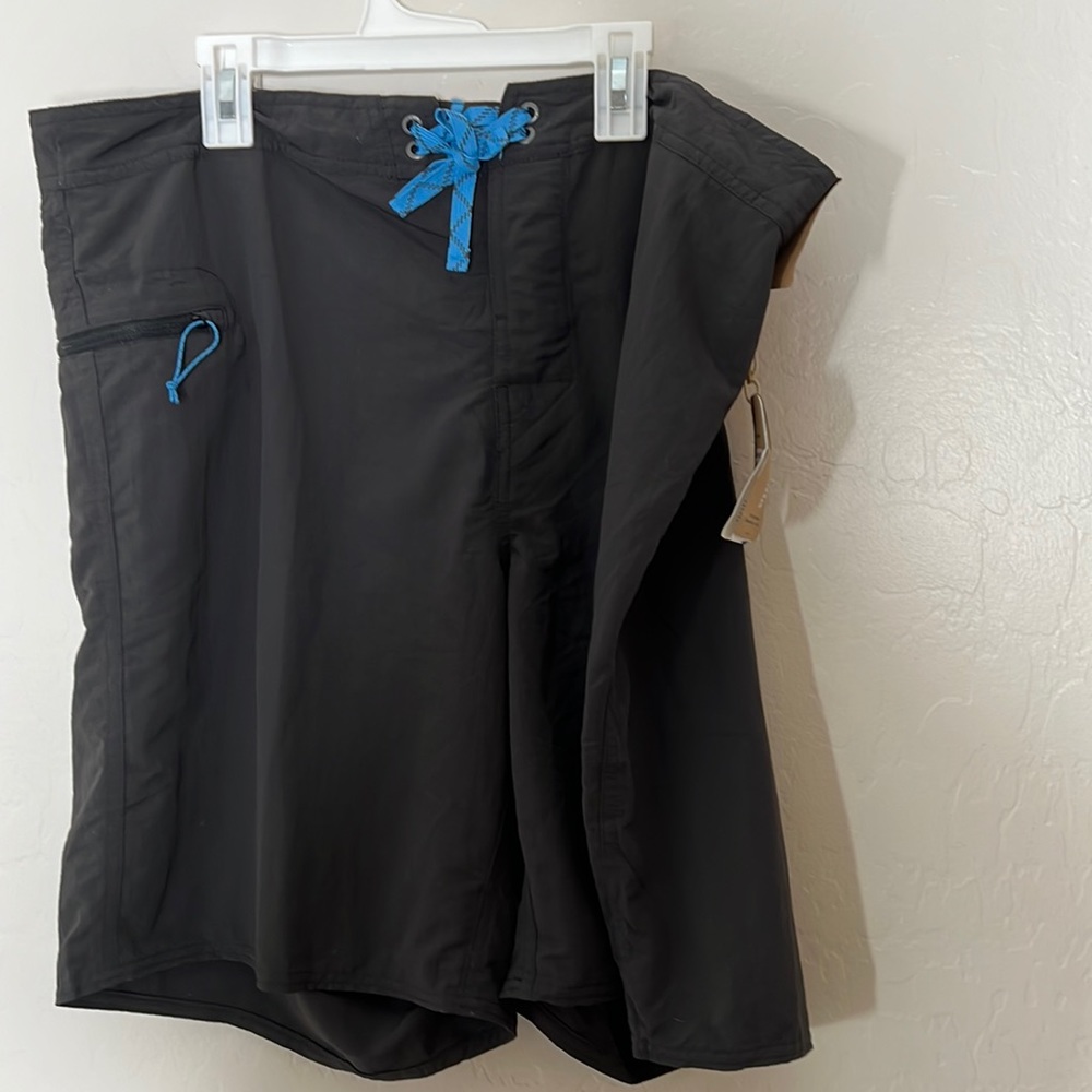 Patagonia men’s wavefarer board shorts 19” size 38